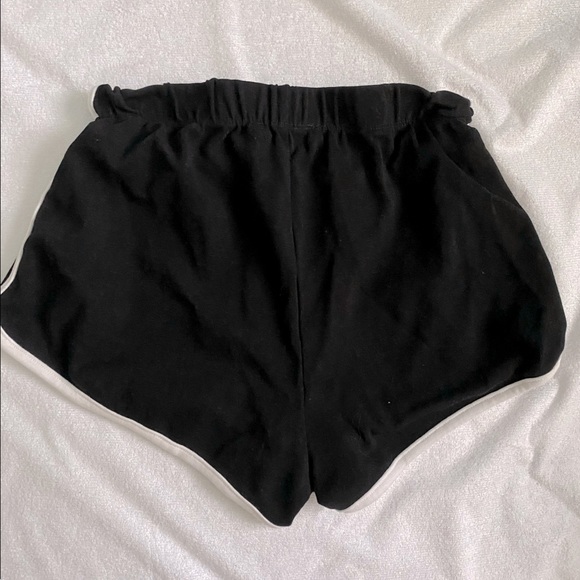 Zara women’s shorts - Picture 2 of 2